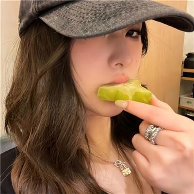 群蛇出洞
